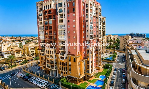 Apartamento - Segunda mano - Torrevieja - Playa de los Locos