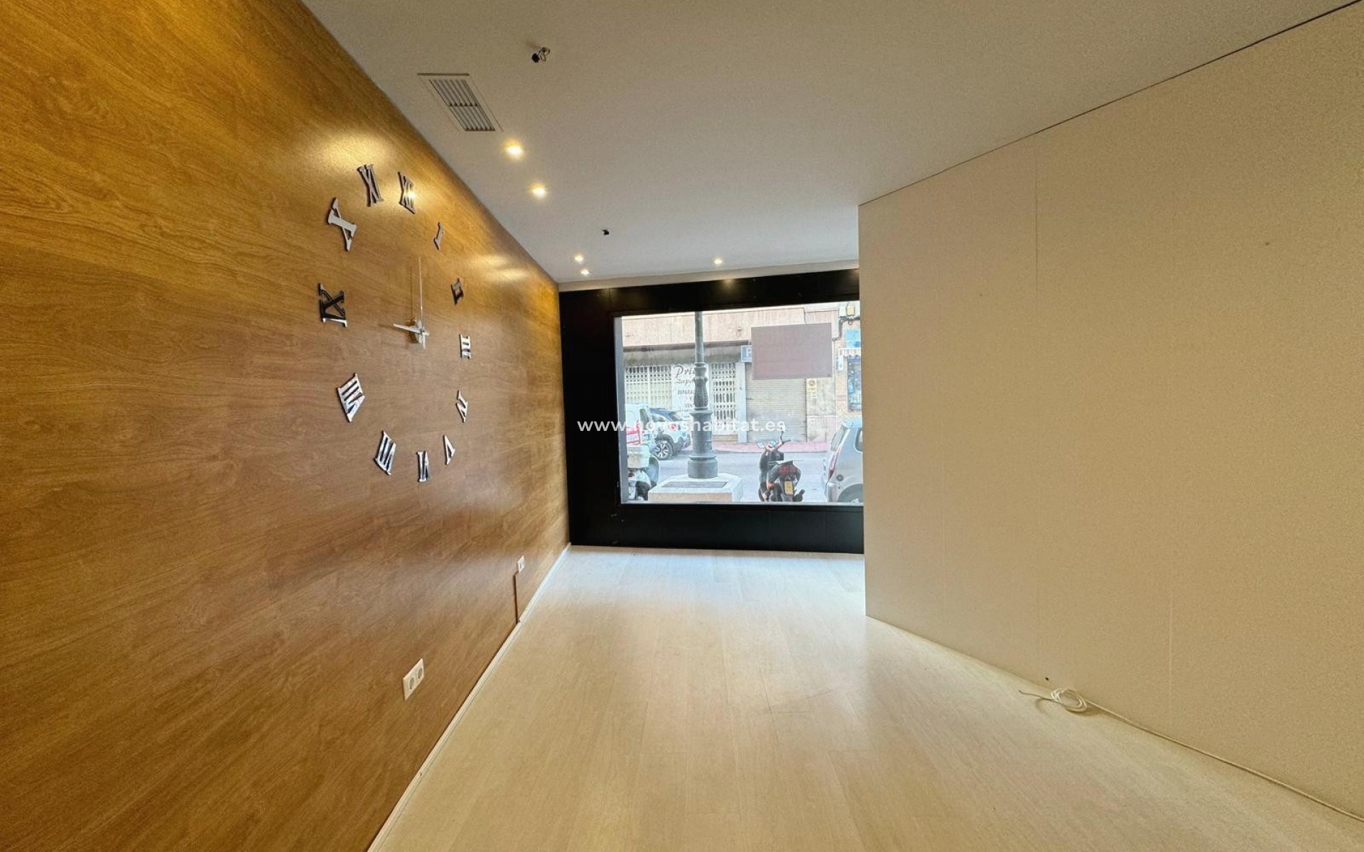 Endursala - Commercial premises / Commercial unit / Retail space - Guardamar del Segura - Guardamar del Seguras*