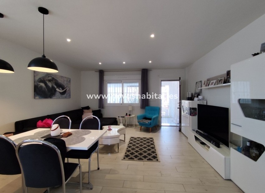 Herverkoop - Schakelwoning - Torrevieja