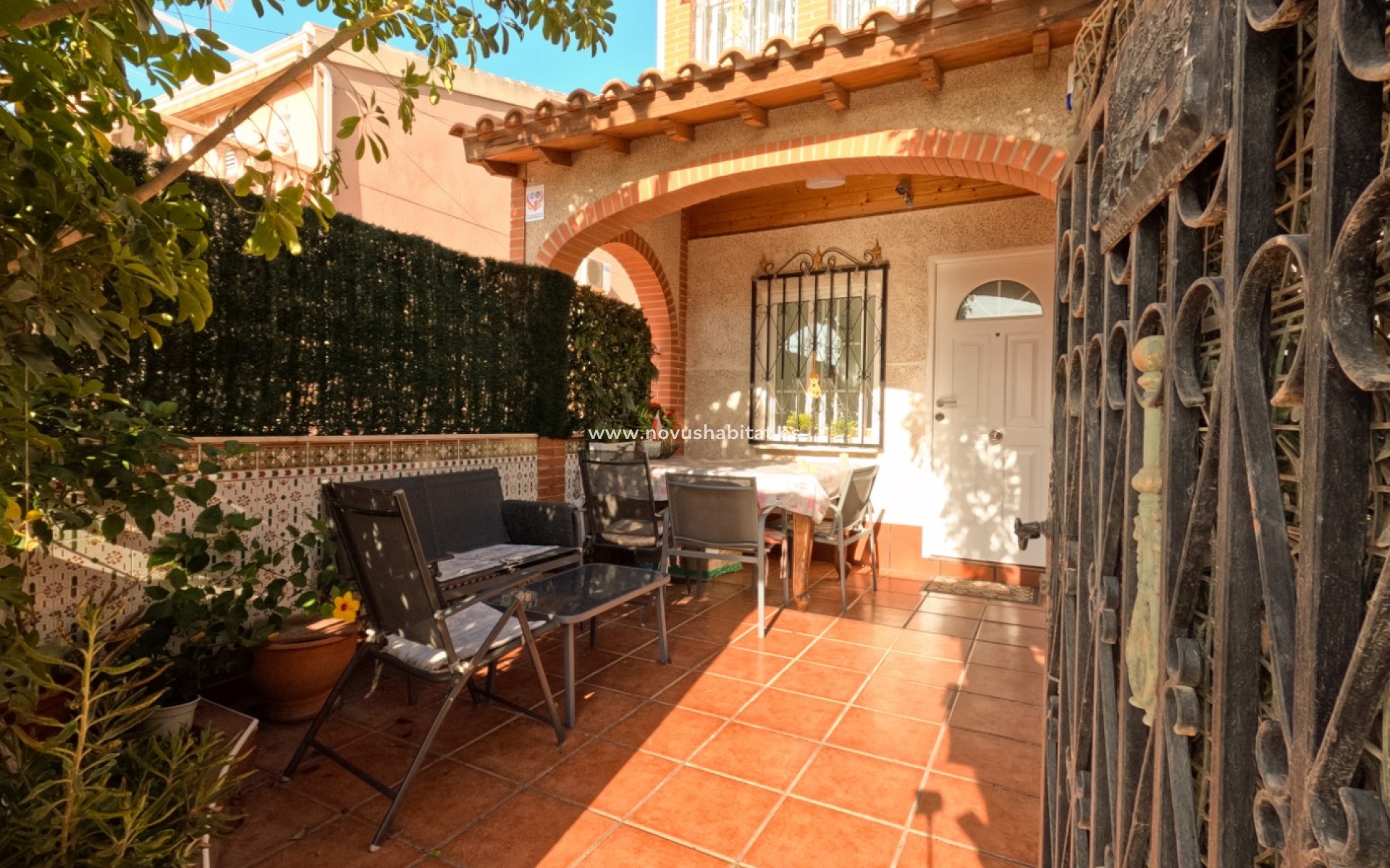 Herverkoop - Terraced house / Townhouse - Torrevieja - El Acequión - Los Náufragos