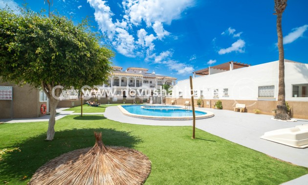 Íbúð - Endursala - Orihuela Costa - Punta Prima