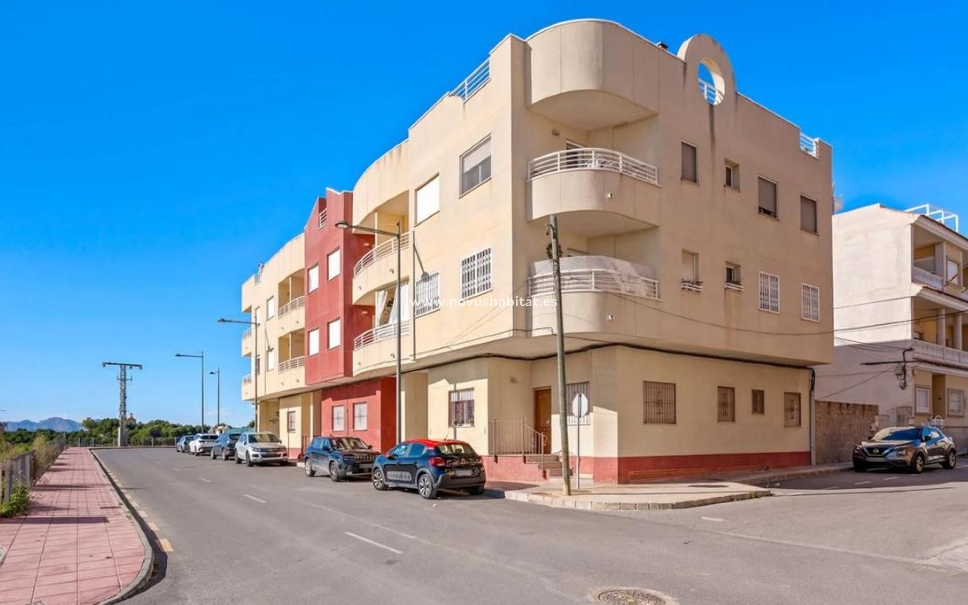 Neue Gebäude - Apartament - Algorfa