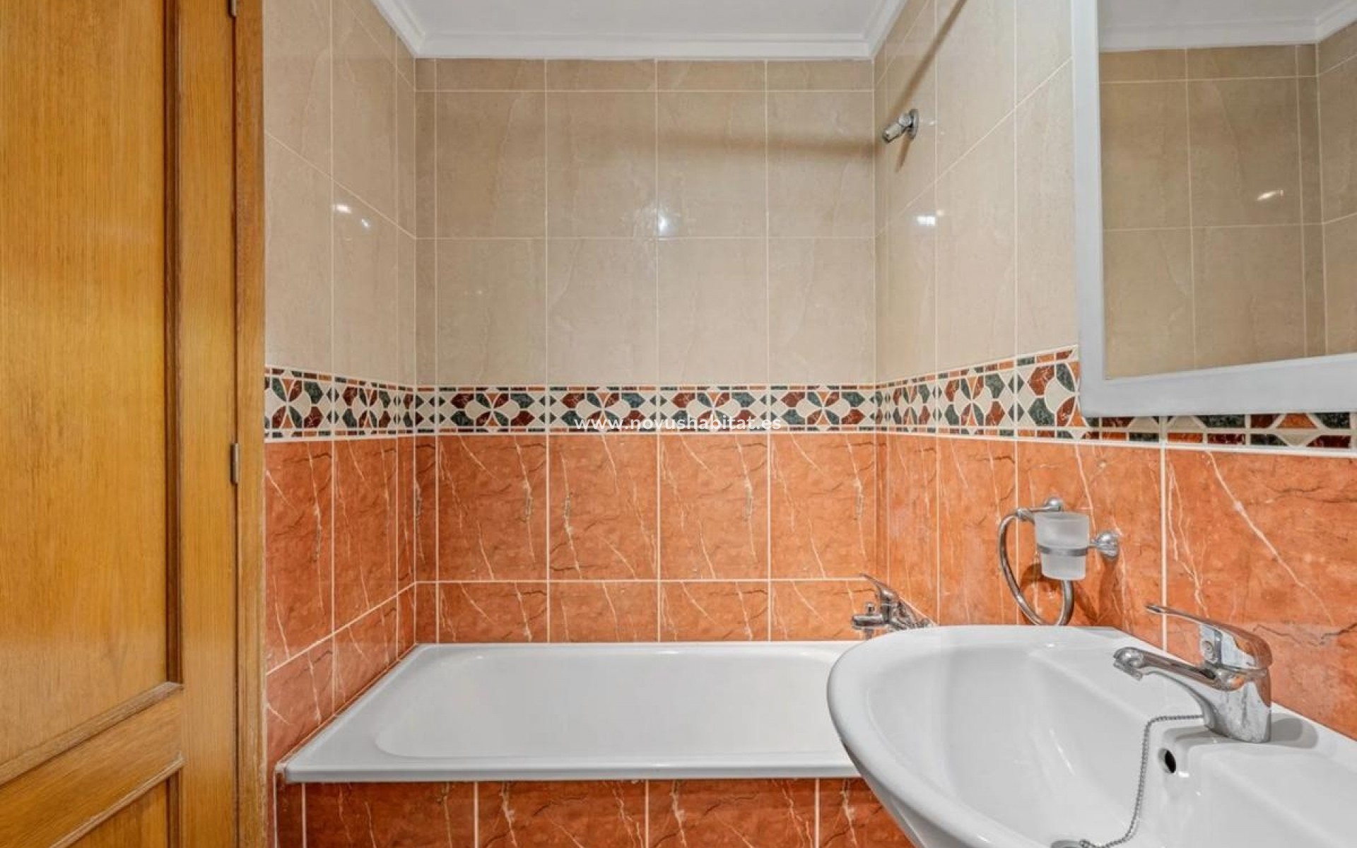 Neue Gebäude - Apartament - Algorfa