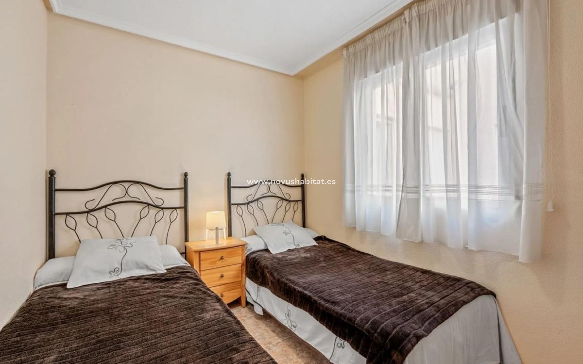 Neue Gebäude - Apartament - Algorfa