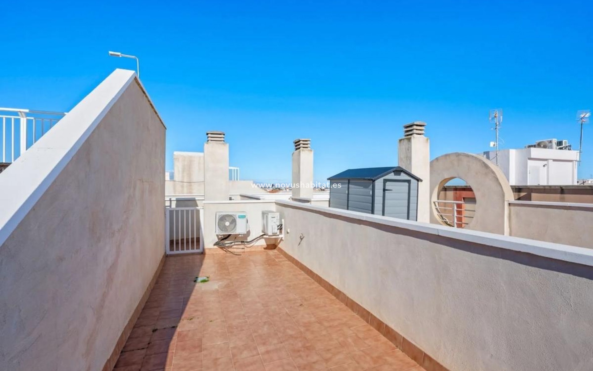Neue Gebäude - Apartament - Algorfa
