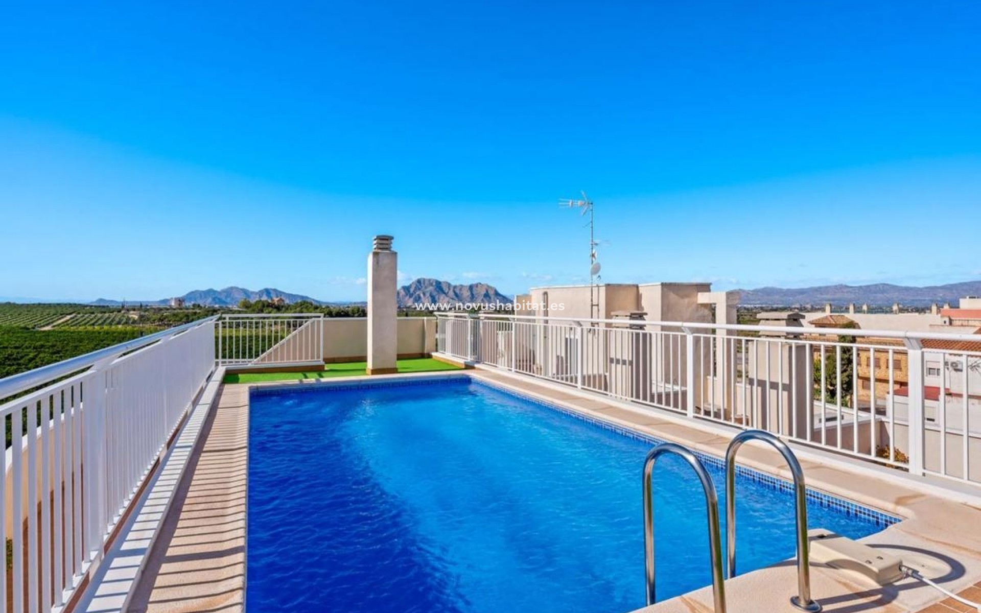 Neue Gebäude - Apartament - Algorfa