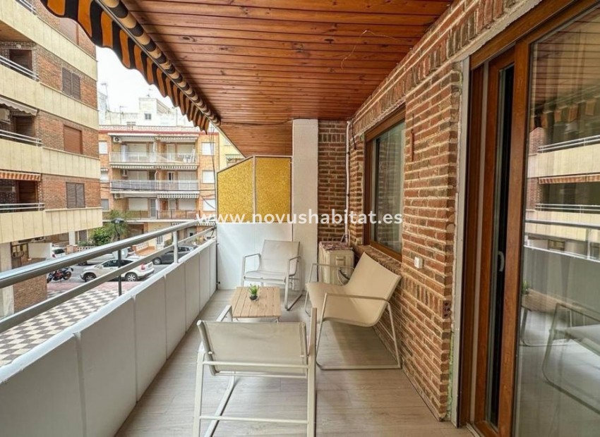 Neue Gebäude - Apartament - Almoradí