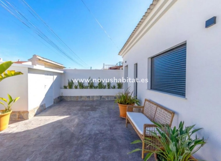 Neue Gebäude - Houses - Torrevieja