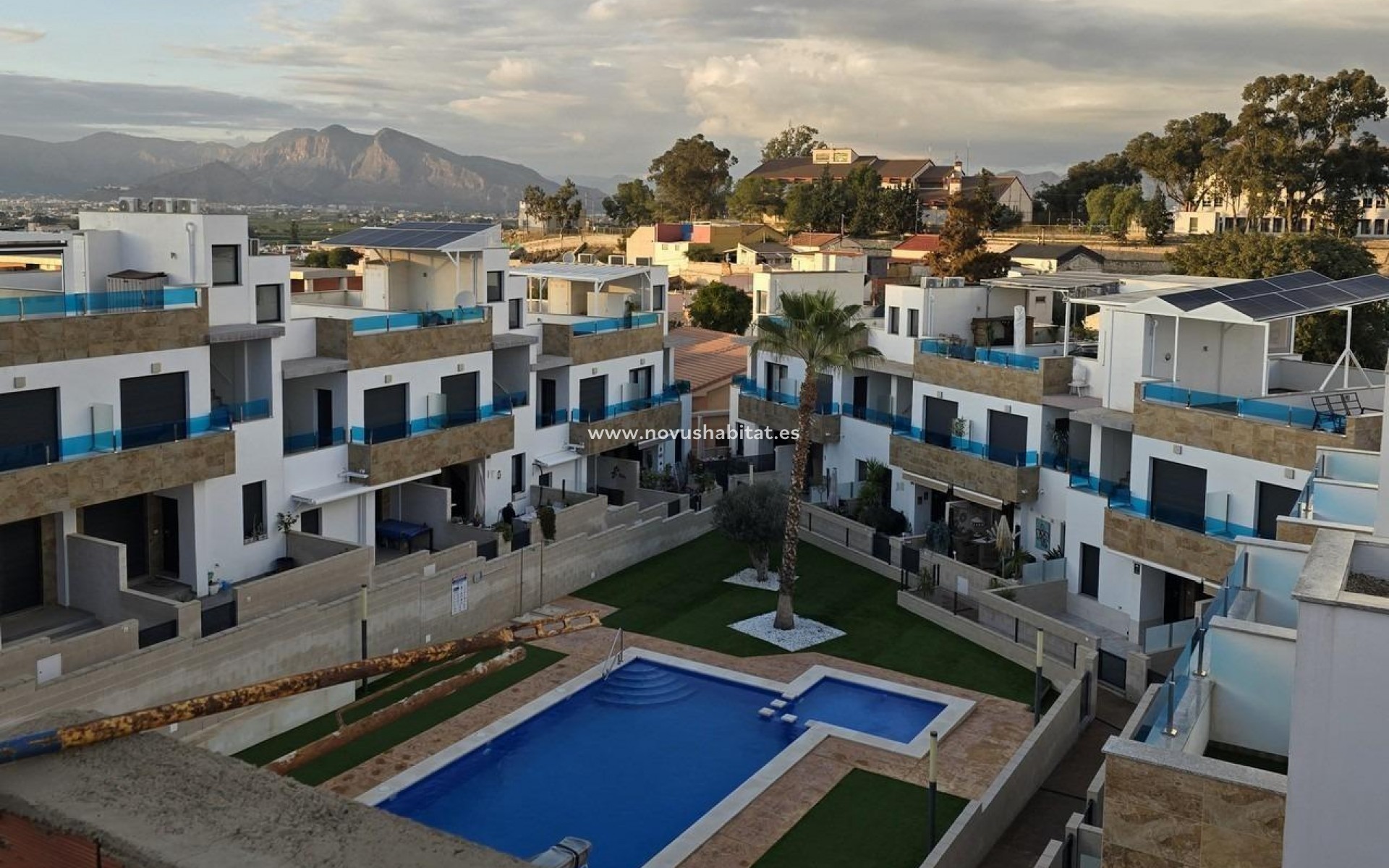 Neue Gebäude - Stadthaus - Bigastro