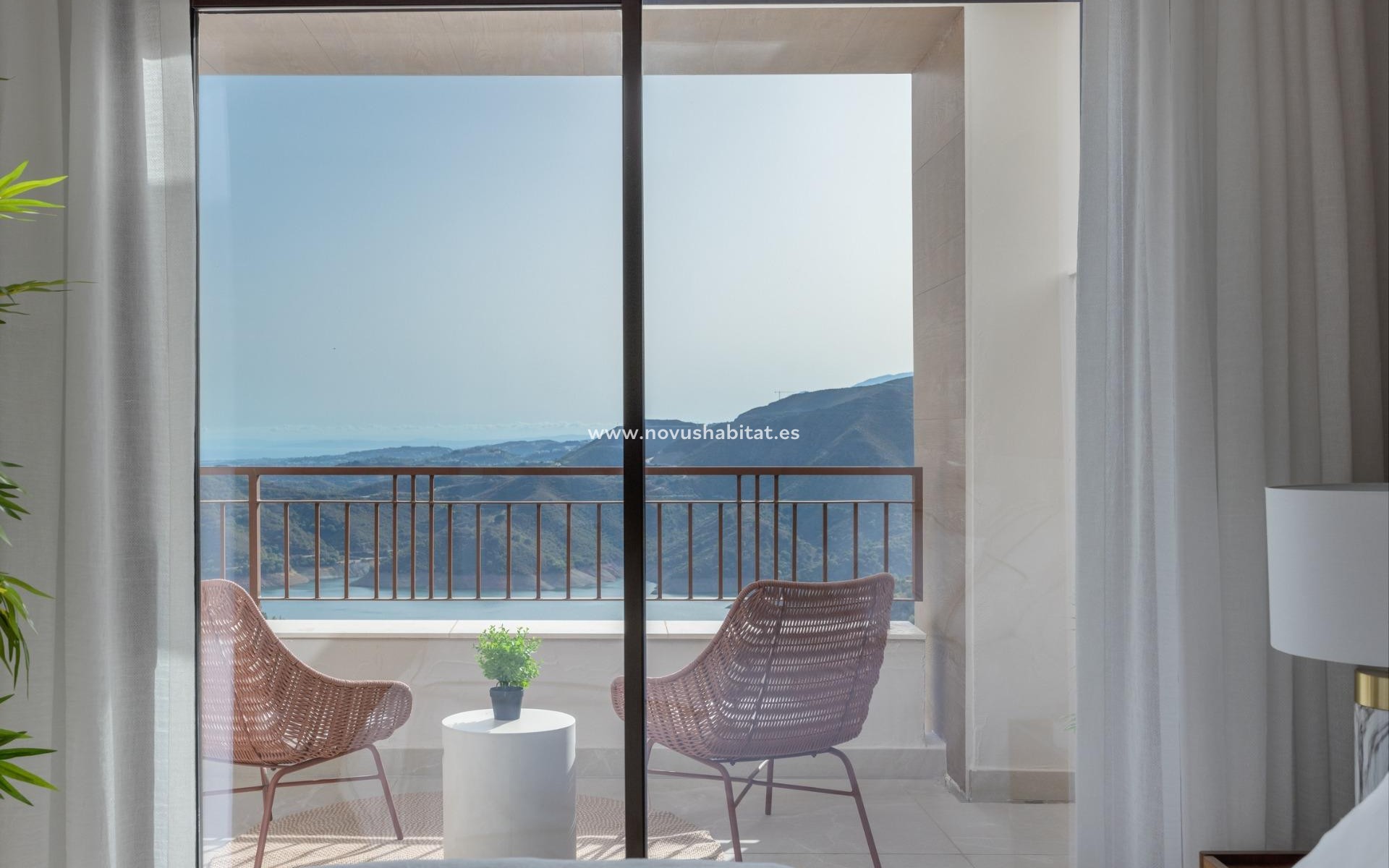 Neue Gebäude - Stadthaus - Istán