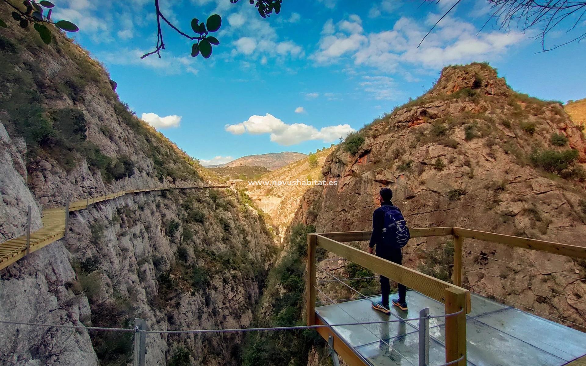 Neue Gebäude - Wohnung - Relleu