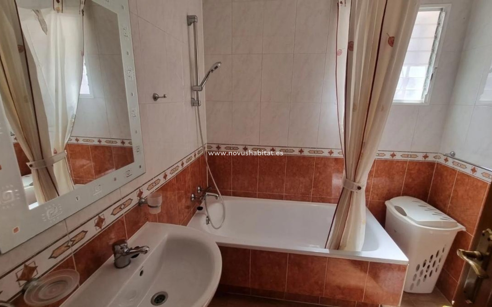 Nowa inwestycja - Detached chalet - Guardamar del Segura