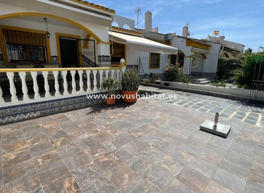 Nueva construcción  - Detached chalet - Pilar de la Horadada