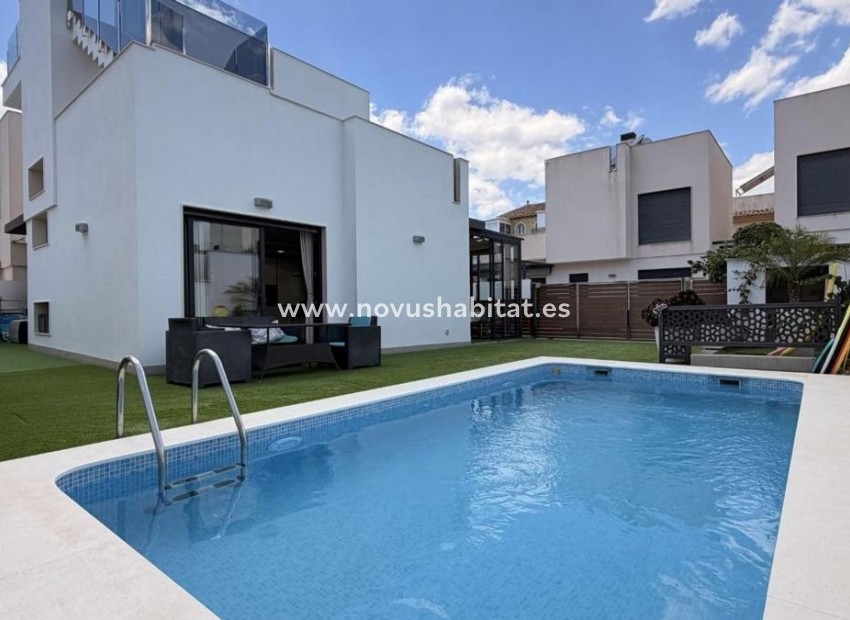 Nueva construcción  - Detached chalet - Torrevieja