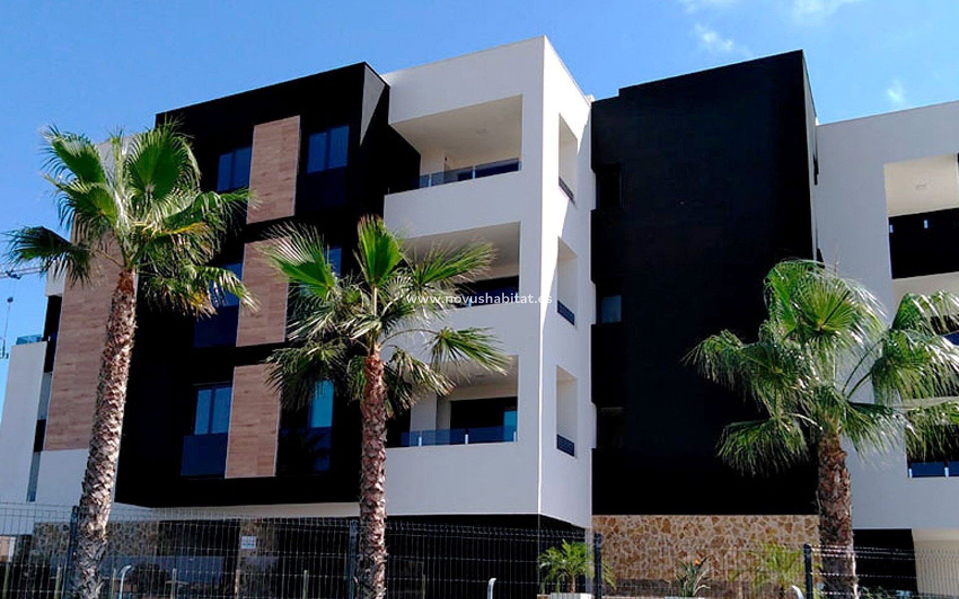 Resale - Apartment - Los Altos