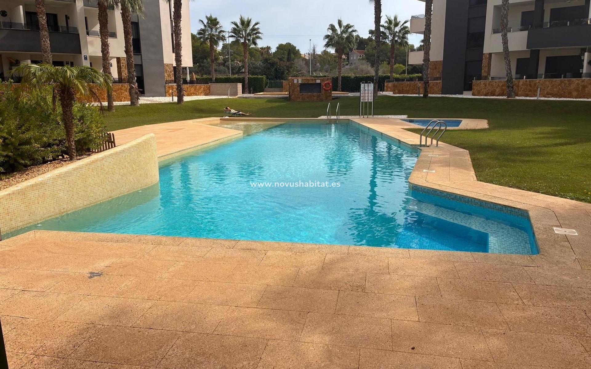 Resale - Apartment - Los Altos