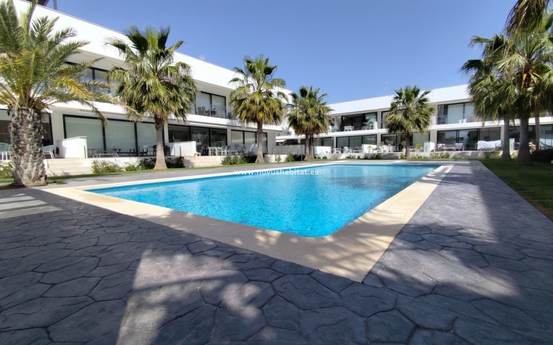 Resale - Apartment - Mar de cristal