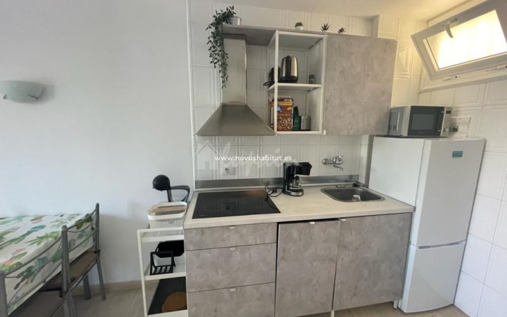 Resale - Apartment - Playa De Las Americas - Avda Santiado Puig, 38650 Playa De Las Americas Adeje Tenerife