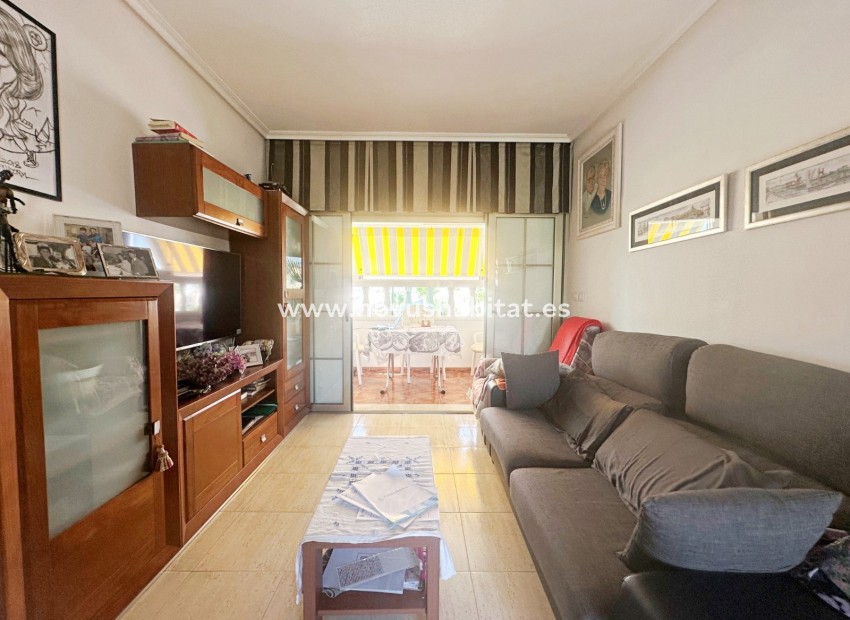 Resale - Apartment - Torrevieja - Aguas Nuevas