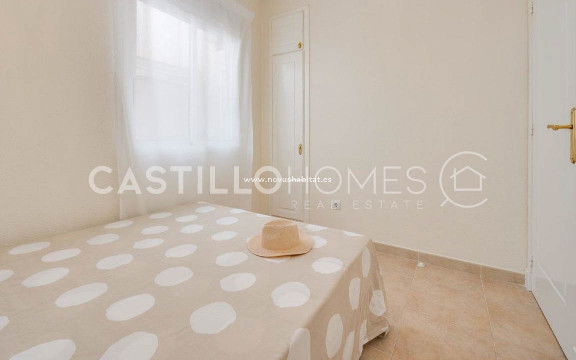 Resale - Apartment - Torrevieja - Altos de la Bahía
