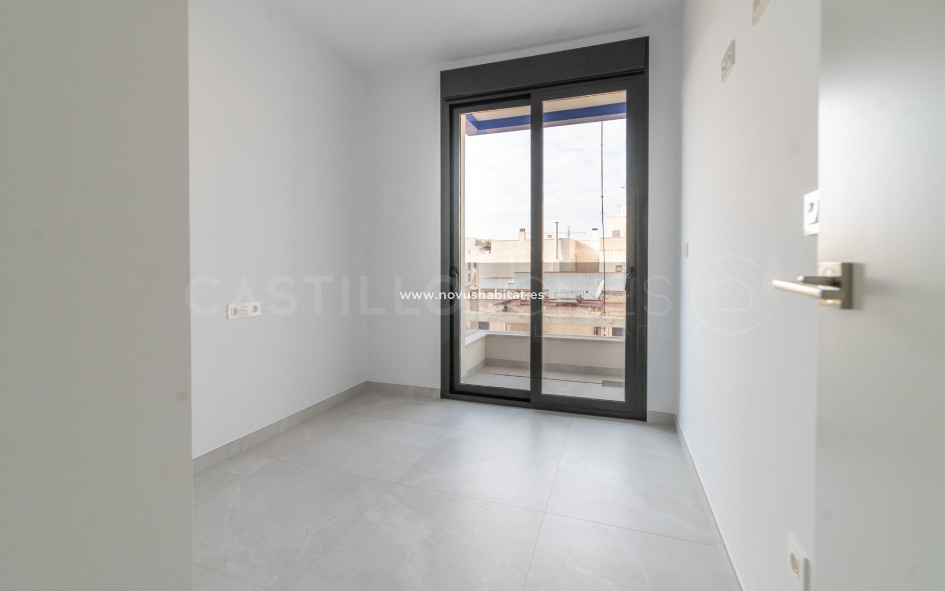 Resale - Apartment - Torrevieja - Centro