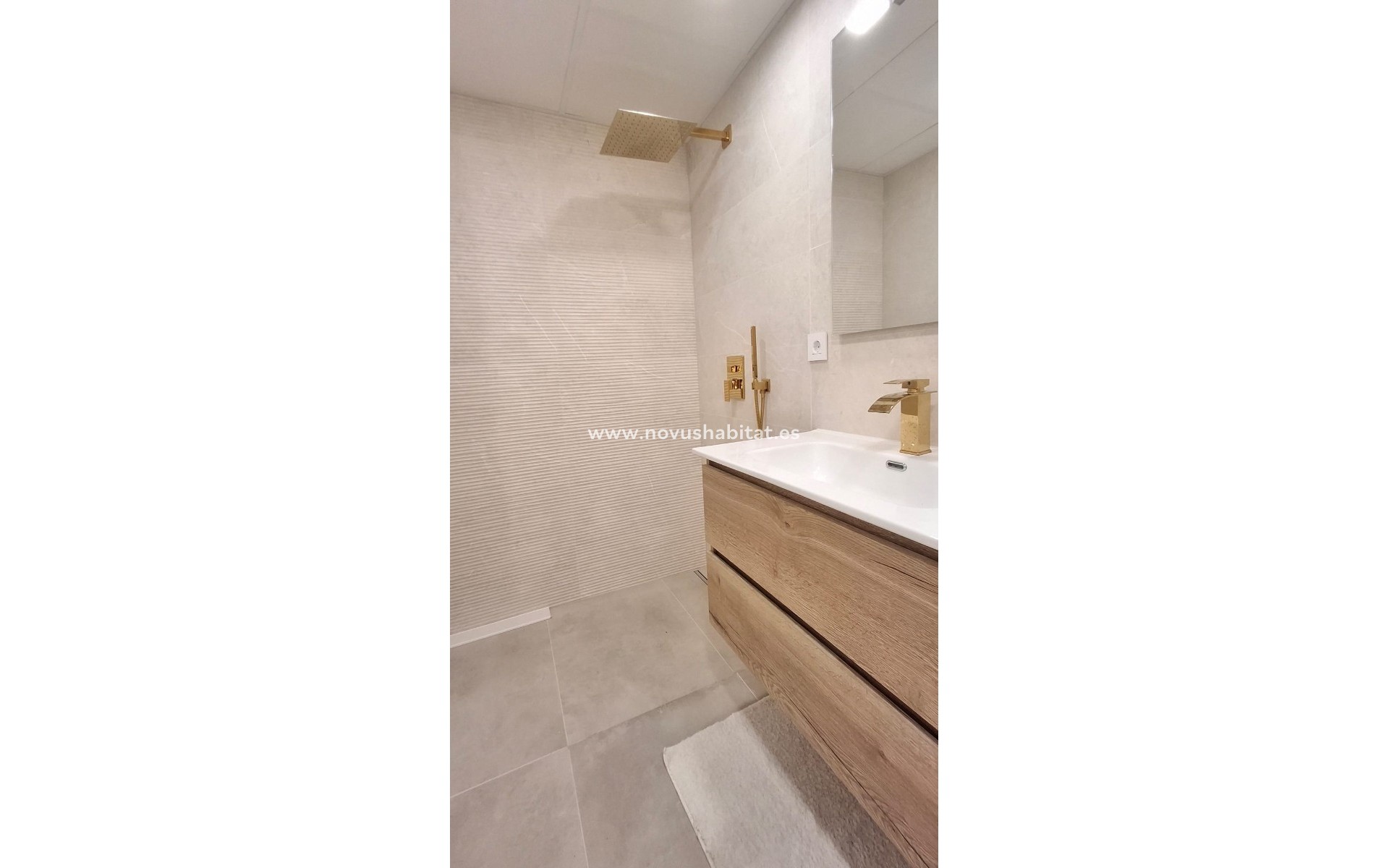 Resale - Apartment - Torrevieja - Playa Acequion
