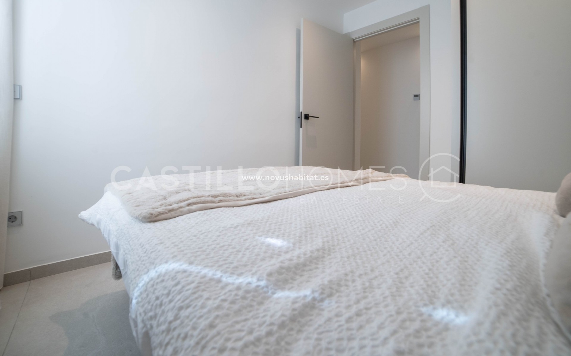 Resale - Apartment - Torrevieja - Playa del Acequión