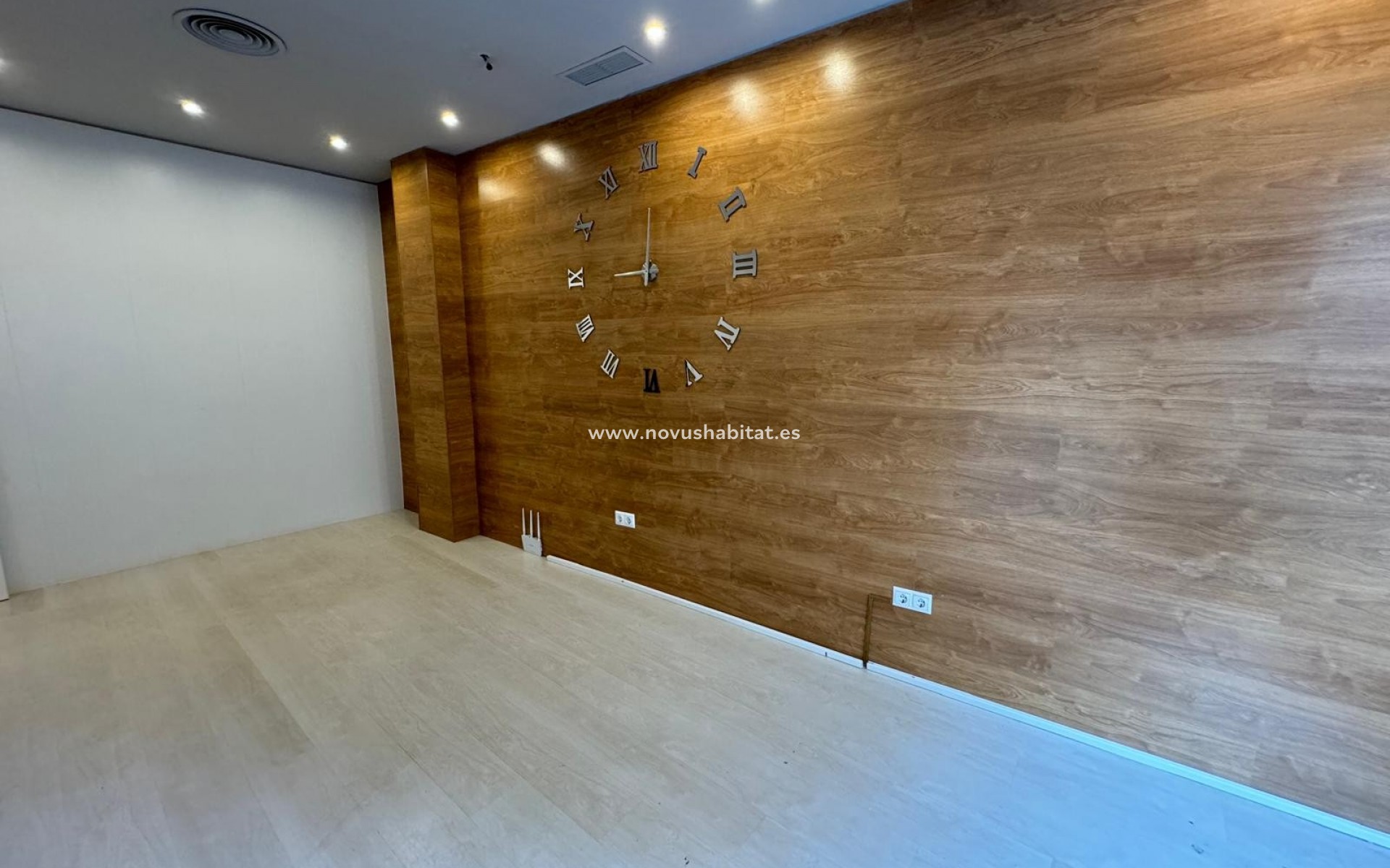 Resale - Commercial premises / Commercial unit / Retail space - Guardamar del Segura - Guardamar del Seguras*