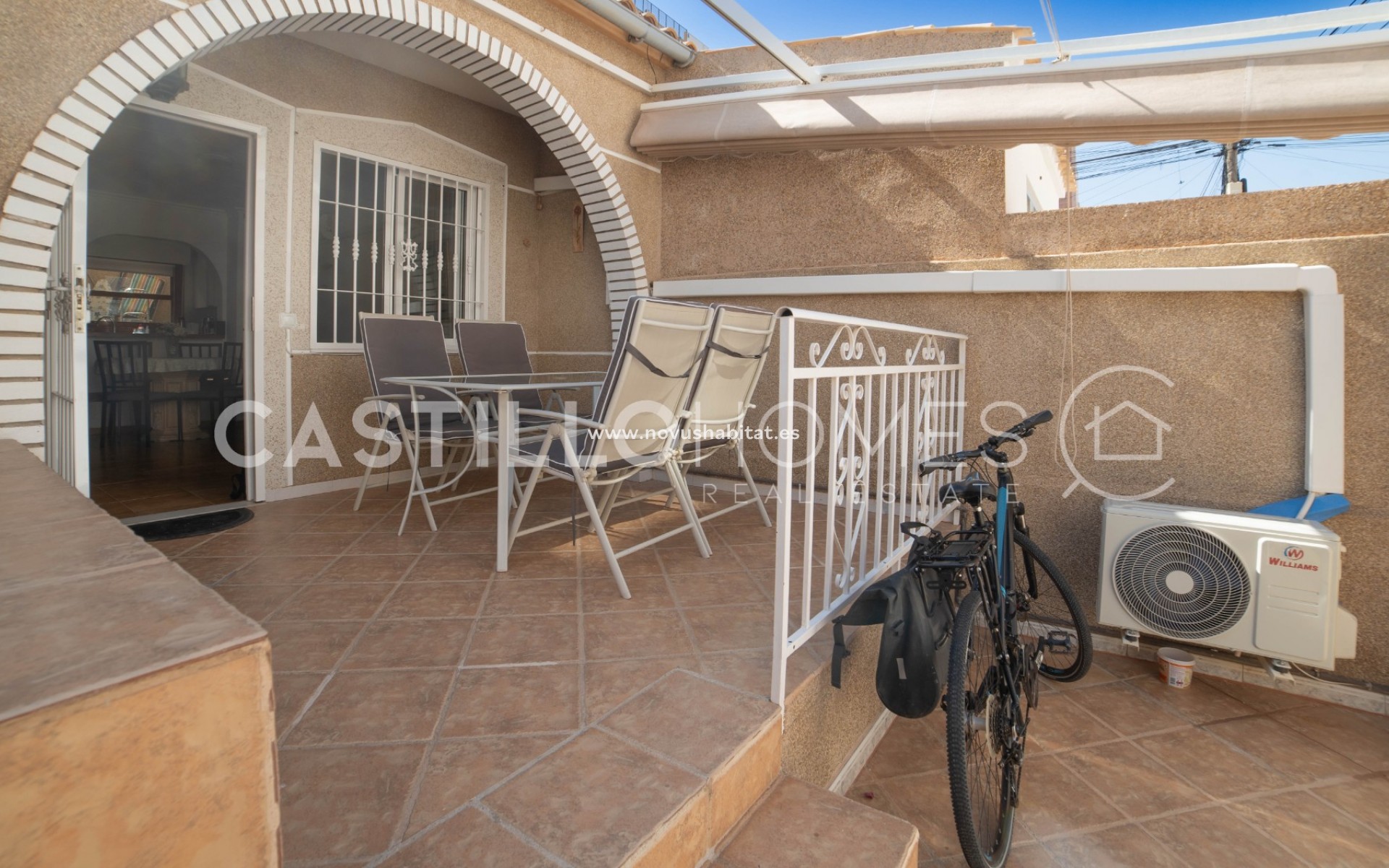 Resale - Townhouse - Torrevieja - Aguas Nuevas