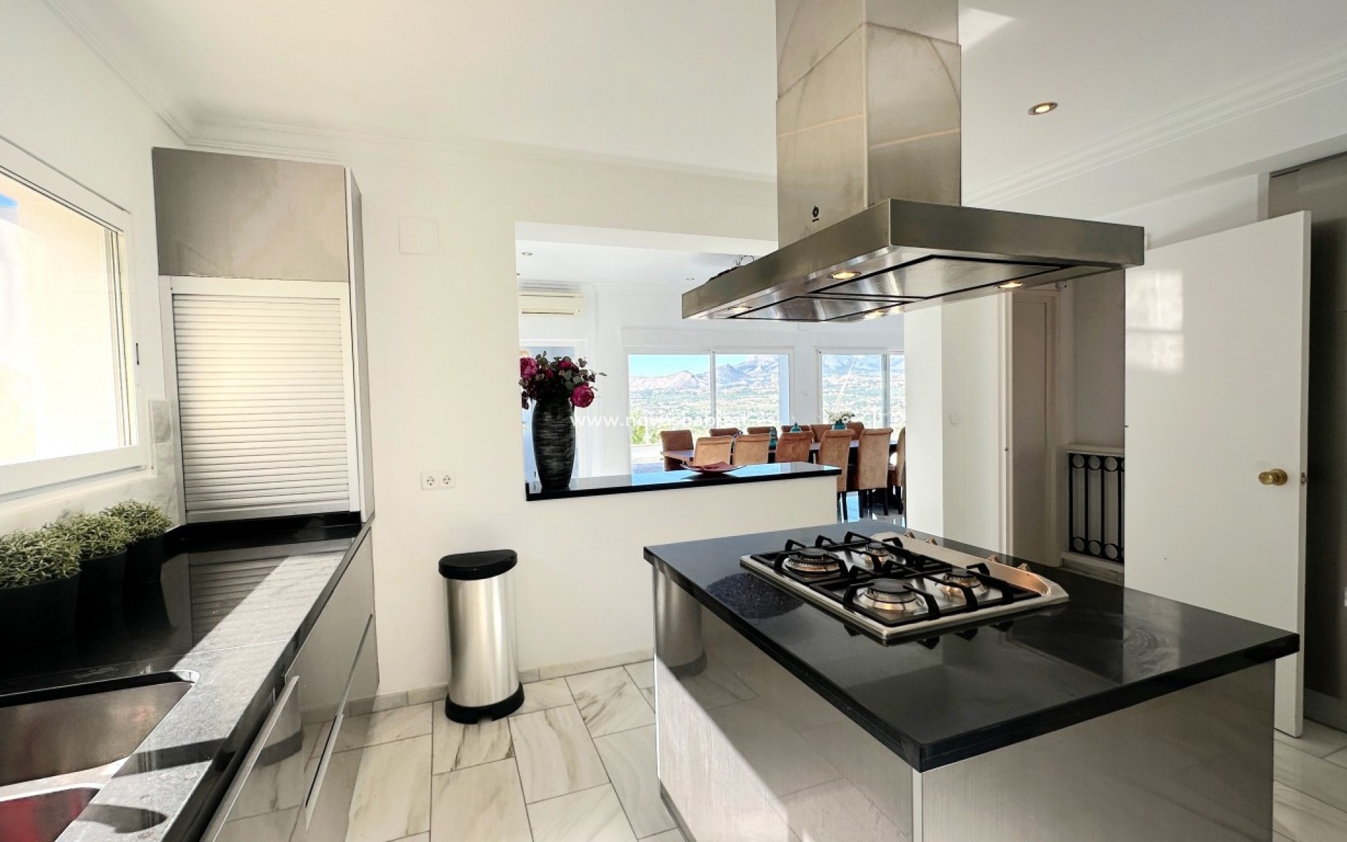 Resale - Villa - Albir