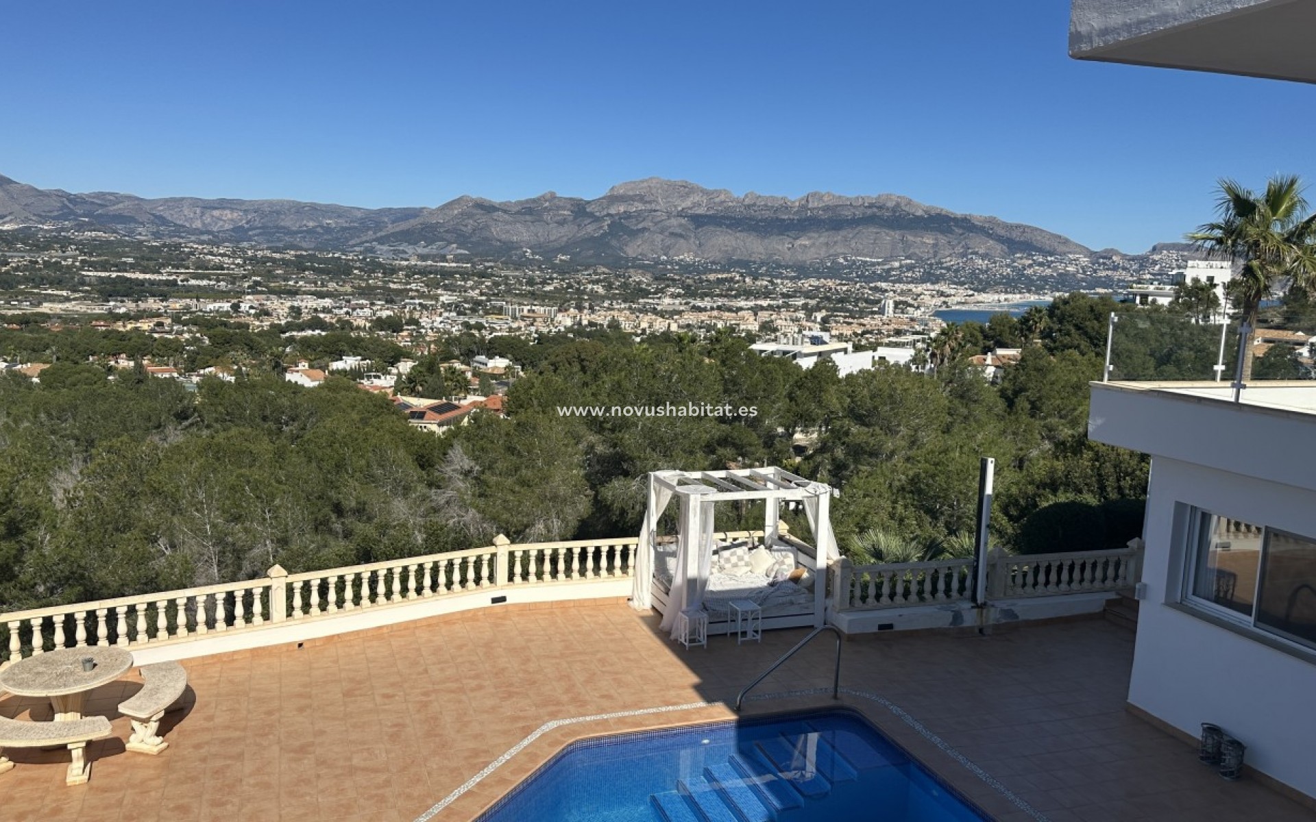 Resale - Villa - Albir