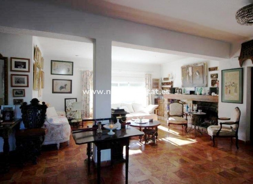 Resale - Villa - Albir