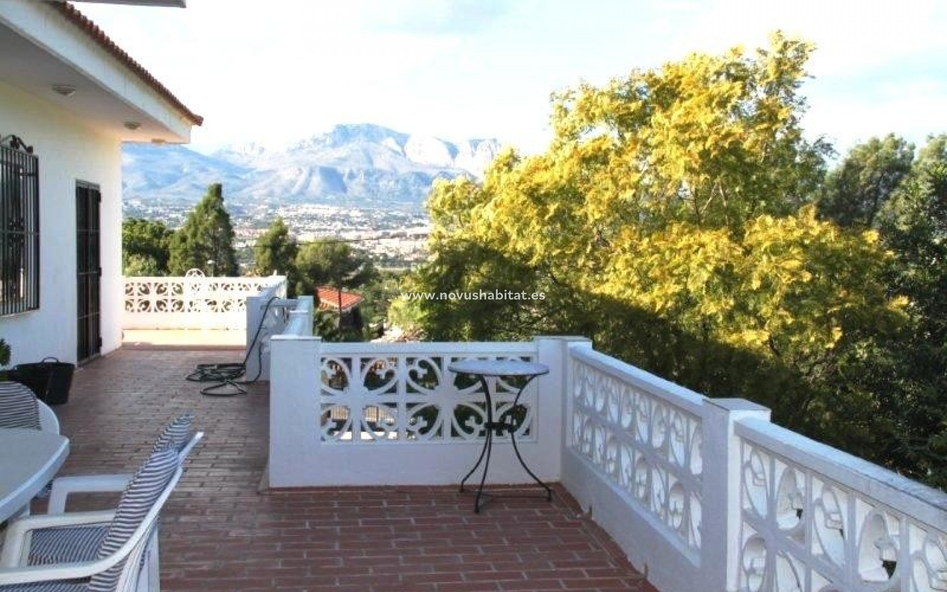 Resale - Villa - Albir