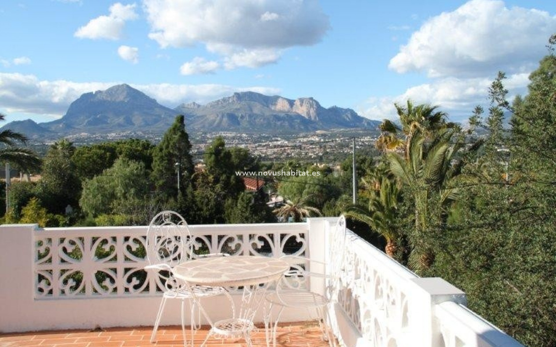 Resale - Villa - Albir