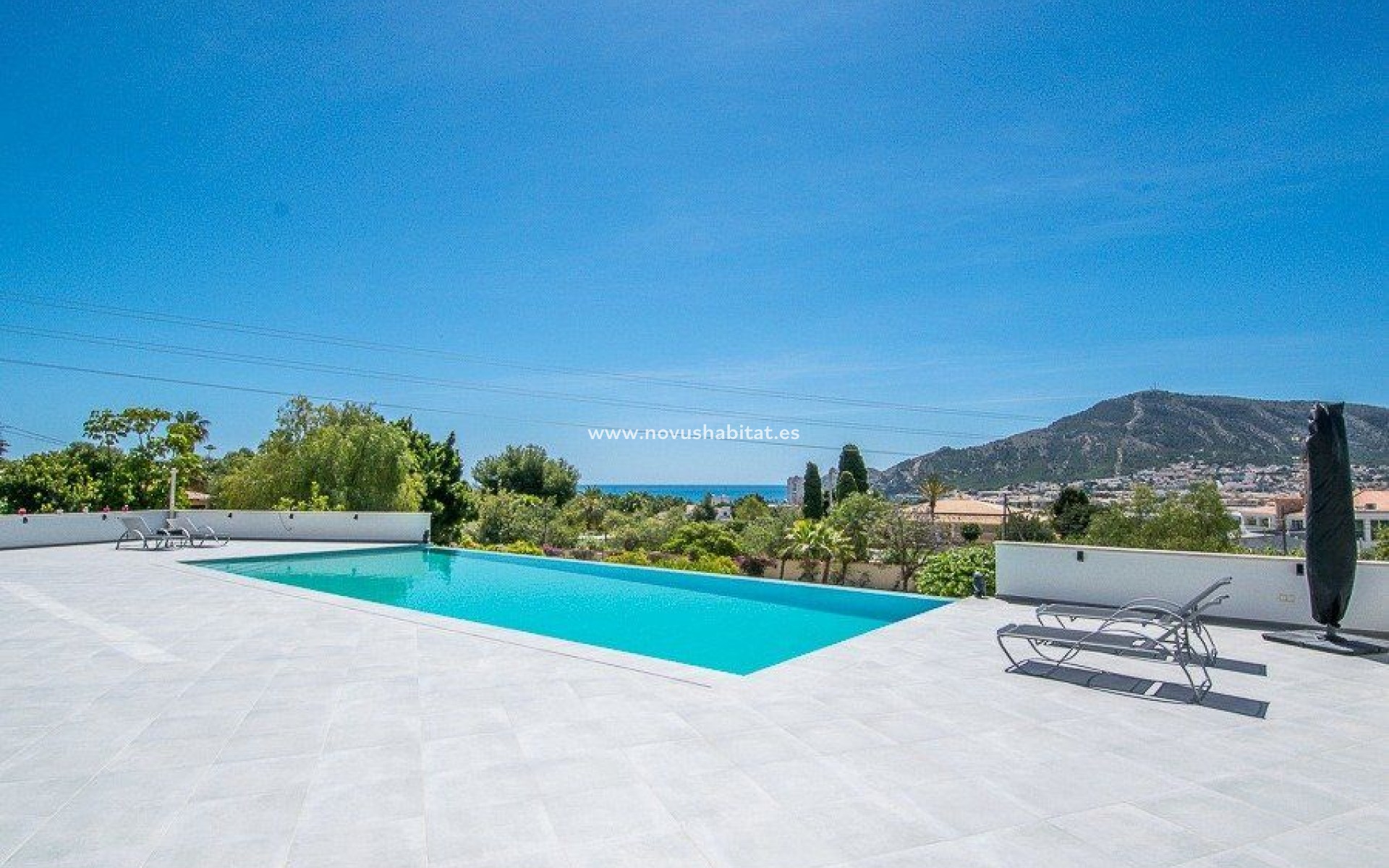Resale - Villa - Altea