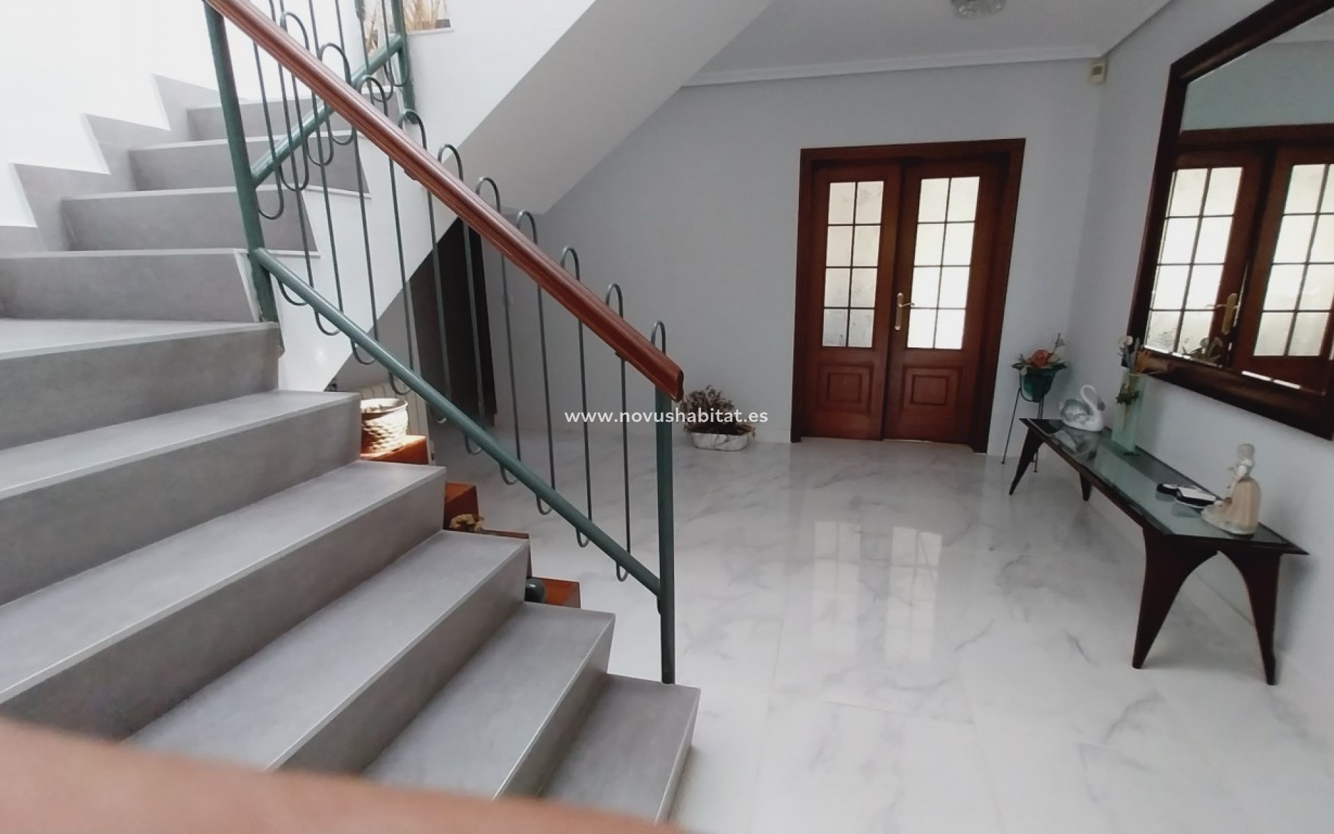 Resale - Villa - Benidorm