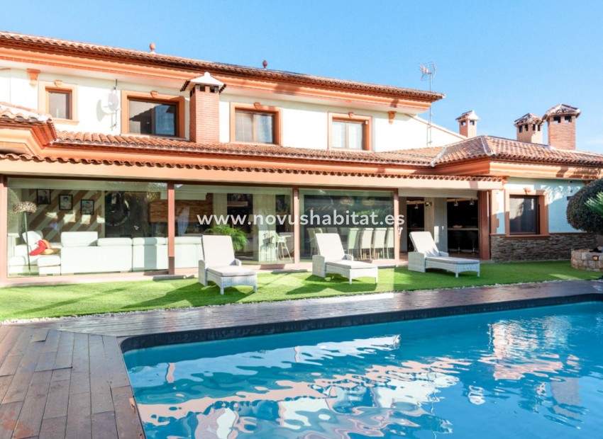 Resale - Villa - Calpe