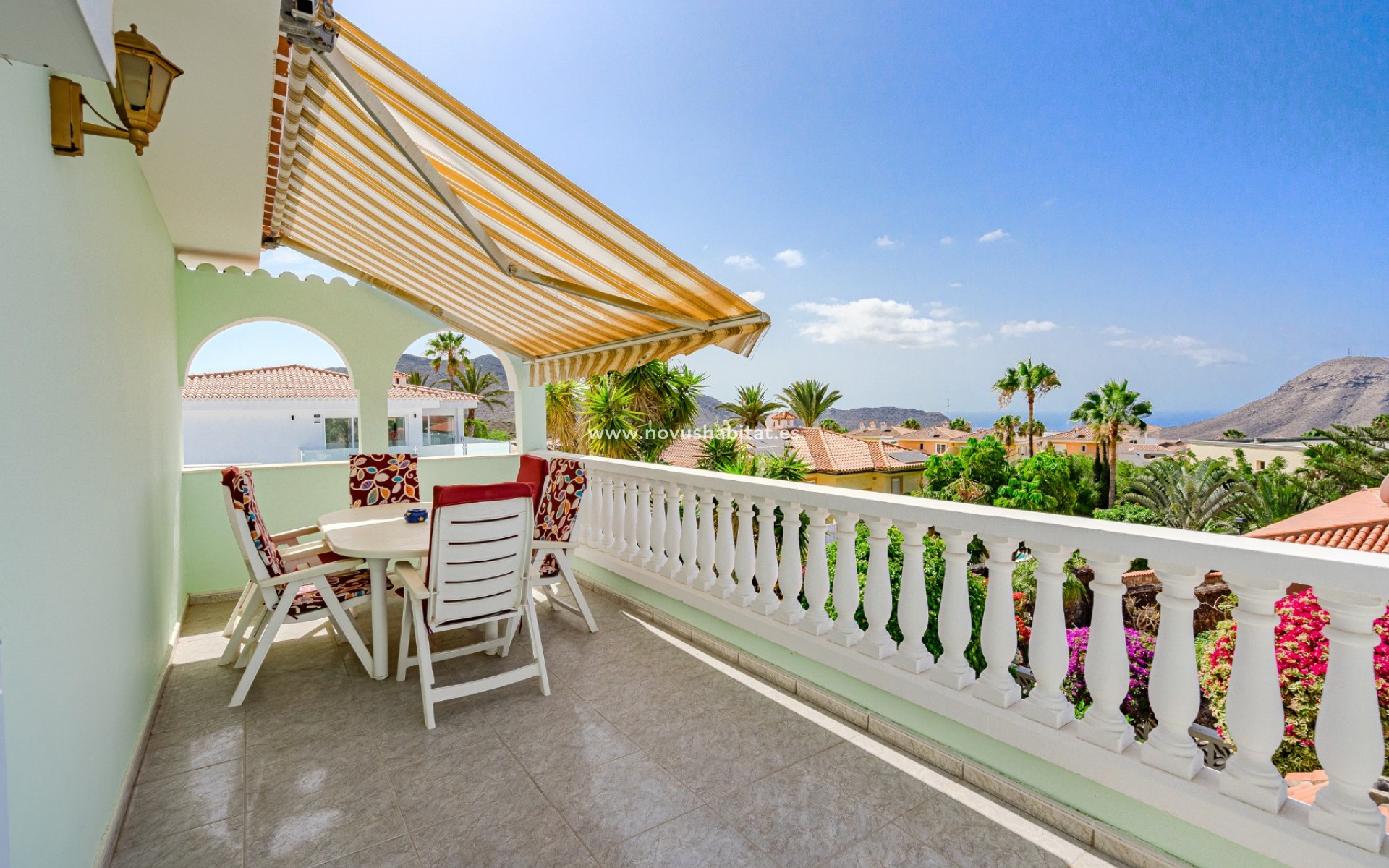 Resale - Villa - Chayofa - Chayofa Tenerife