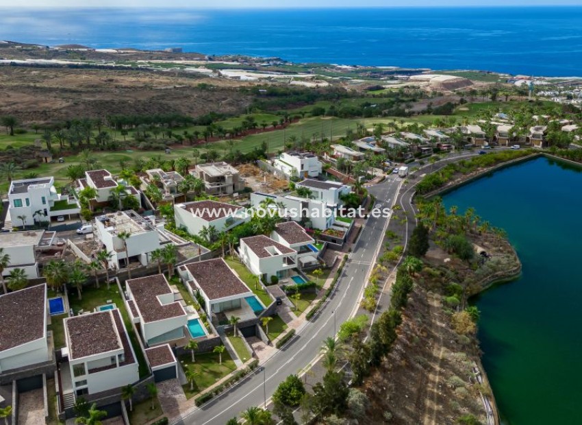 Resale - Villa - Costa Adeje - Casas Del Lago Abama Tenerife