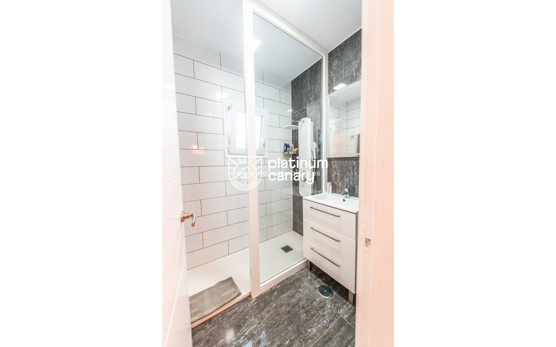 Resale - Villa - San Eugenio - Santa Cruz de Tenerife