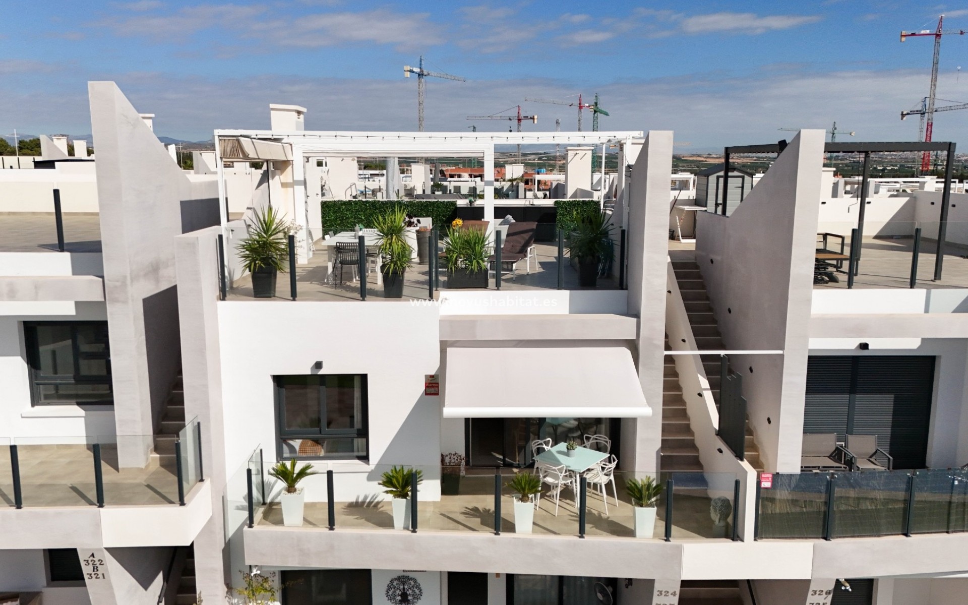 Resale - Villa - San Miguel - San Miguel Salinas