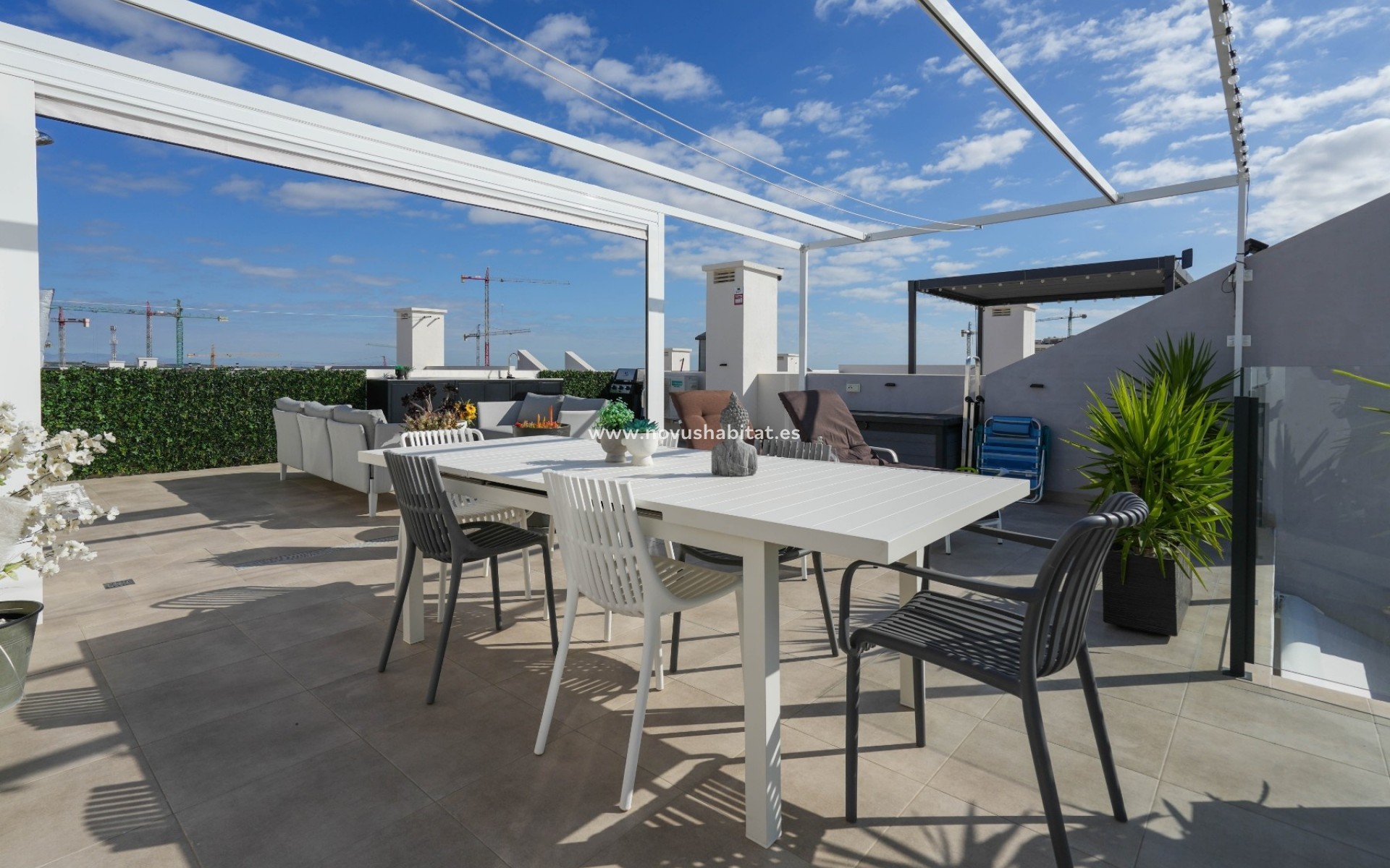 Resale - Villa - San Miguel - San Miguel Salinas