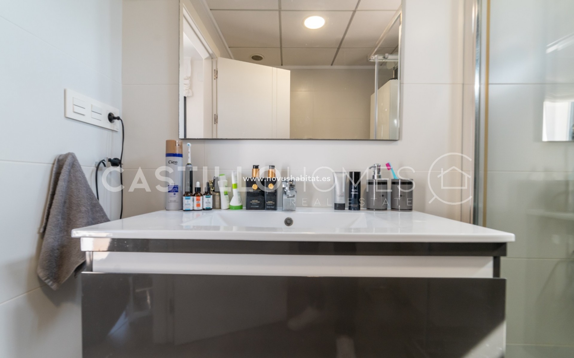 Resale - Villa - Torrevieja - Urb. Rosaleda