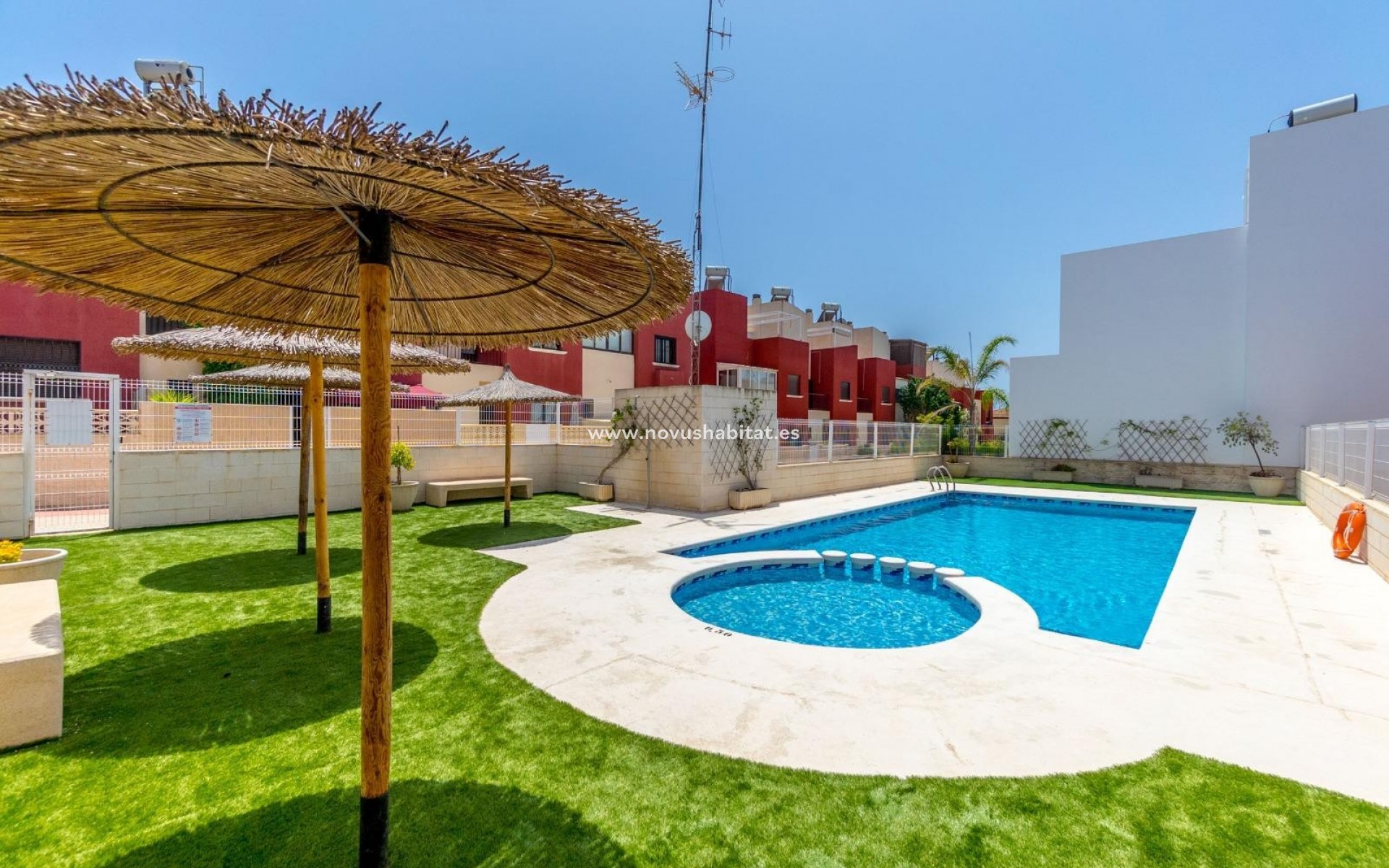 Segunda mano - Terraced house / Townhouse - Torrevieja - Aguas Nuevas