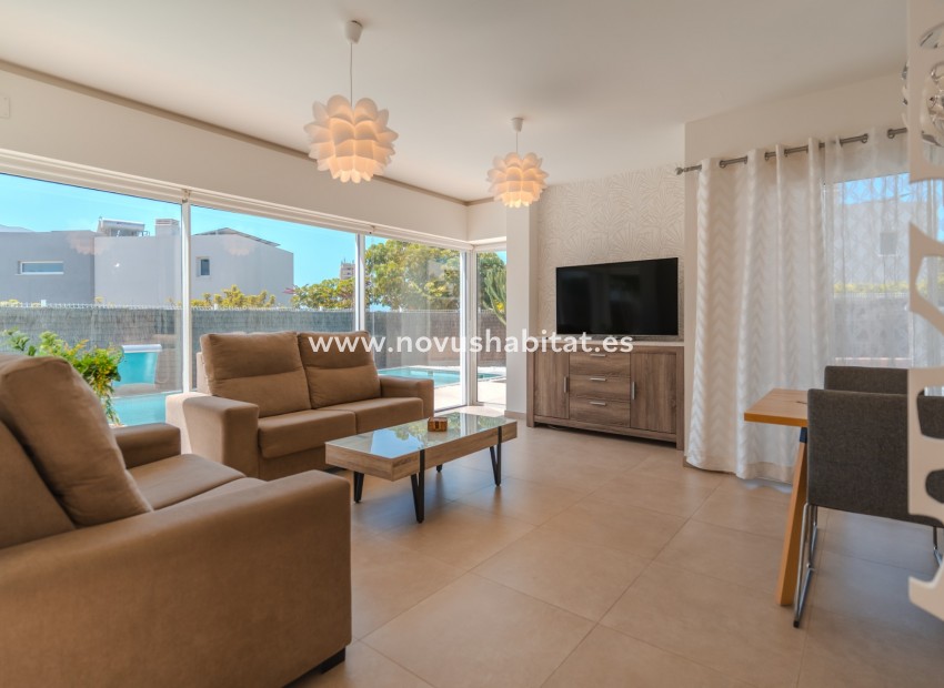 Segunda mano - Villa - Playa Paraiso