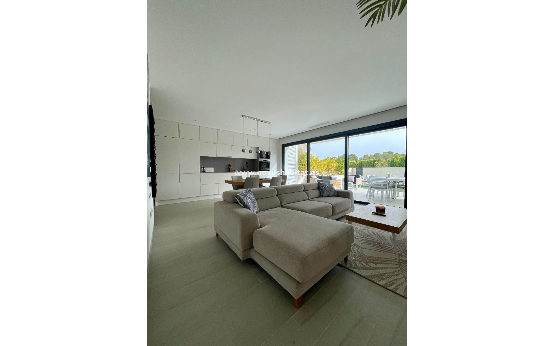 Sprzedaż - Apartament - Las Colinas