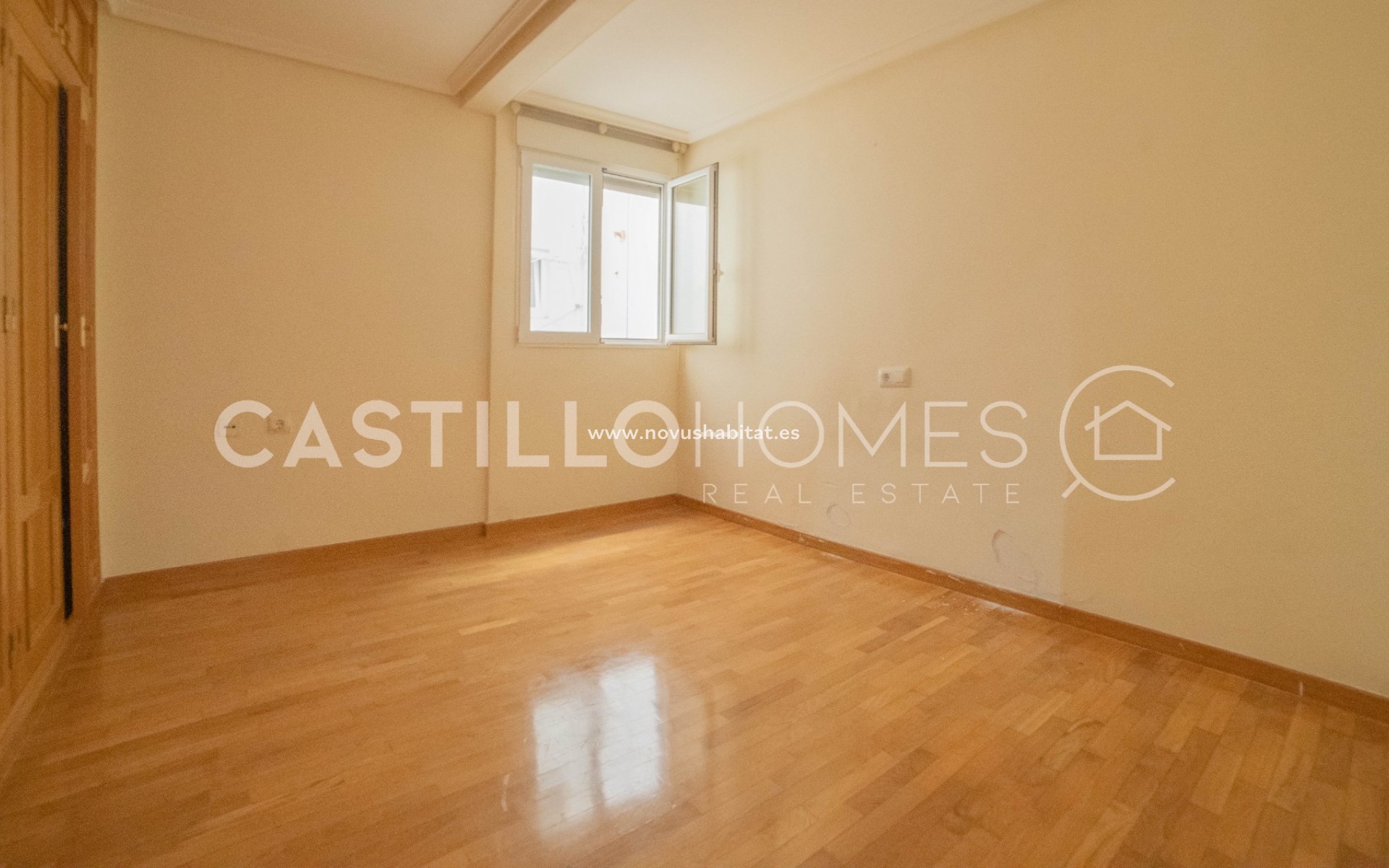 Sprzedaż - Apartament - Torrevieja - Centro