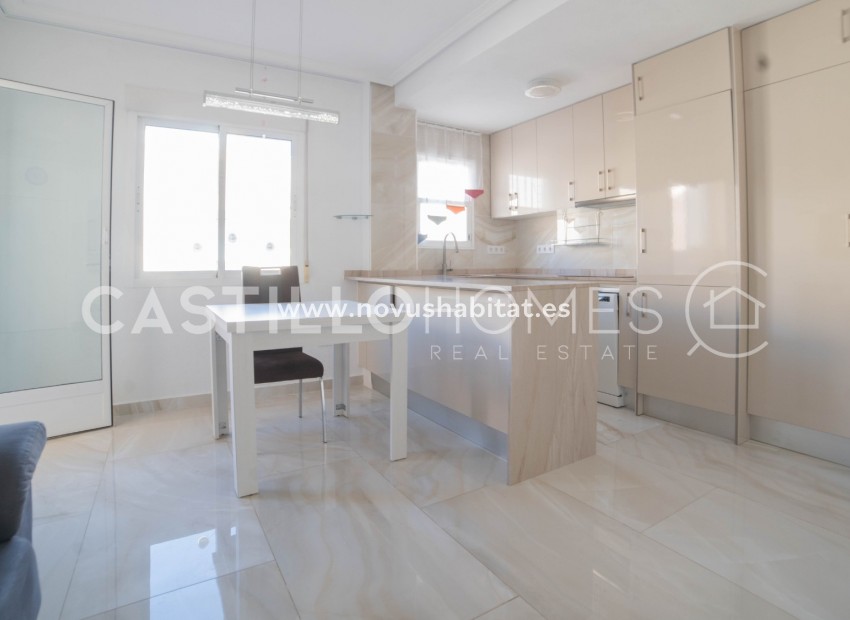 Sprzedaż - Apartament - Torrevieja - Playa de El Cura