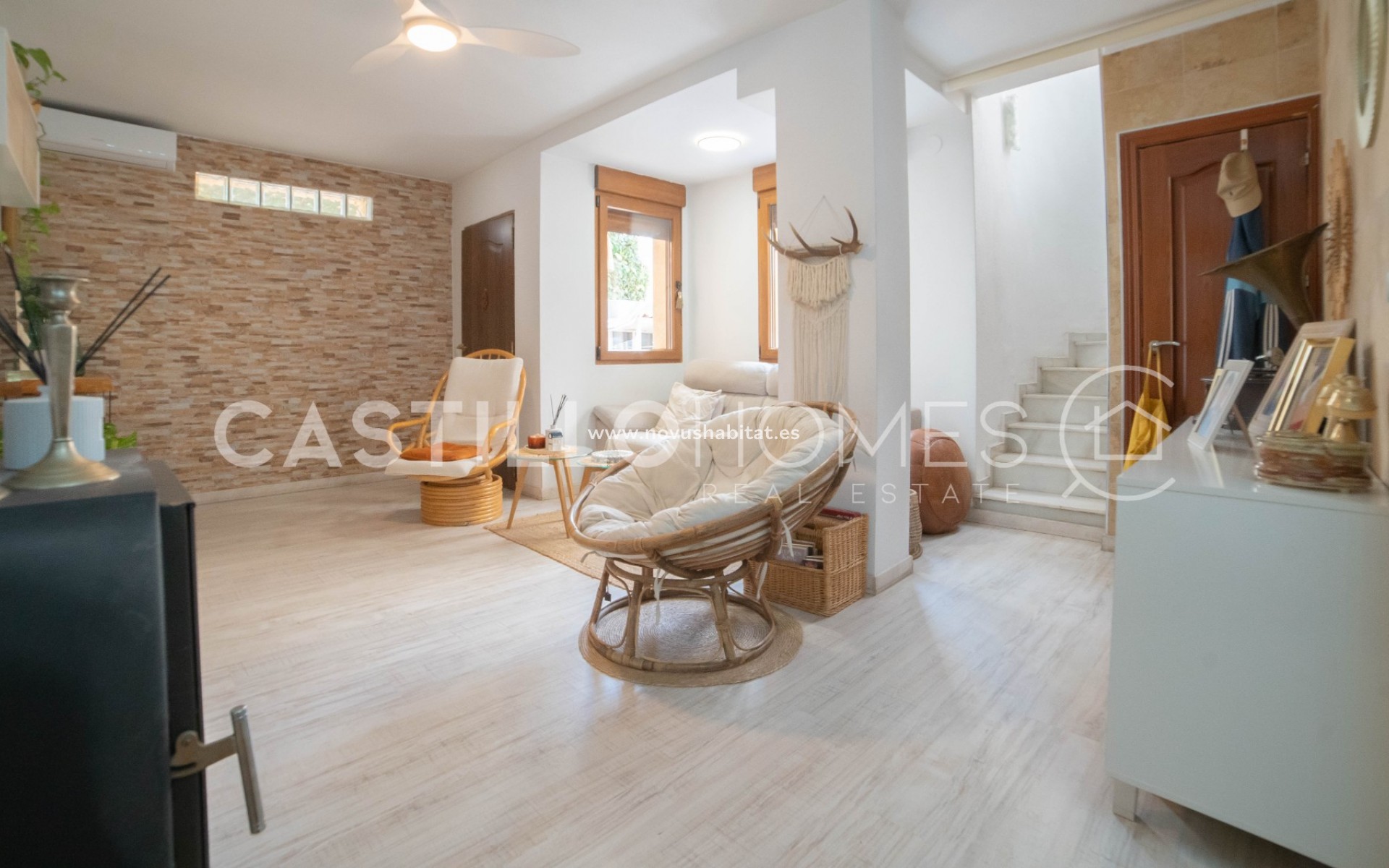 Sprzedaż - Apartament - Torrevieja - Urb. Rosaleda