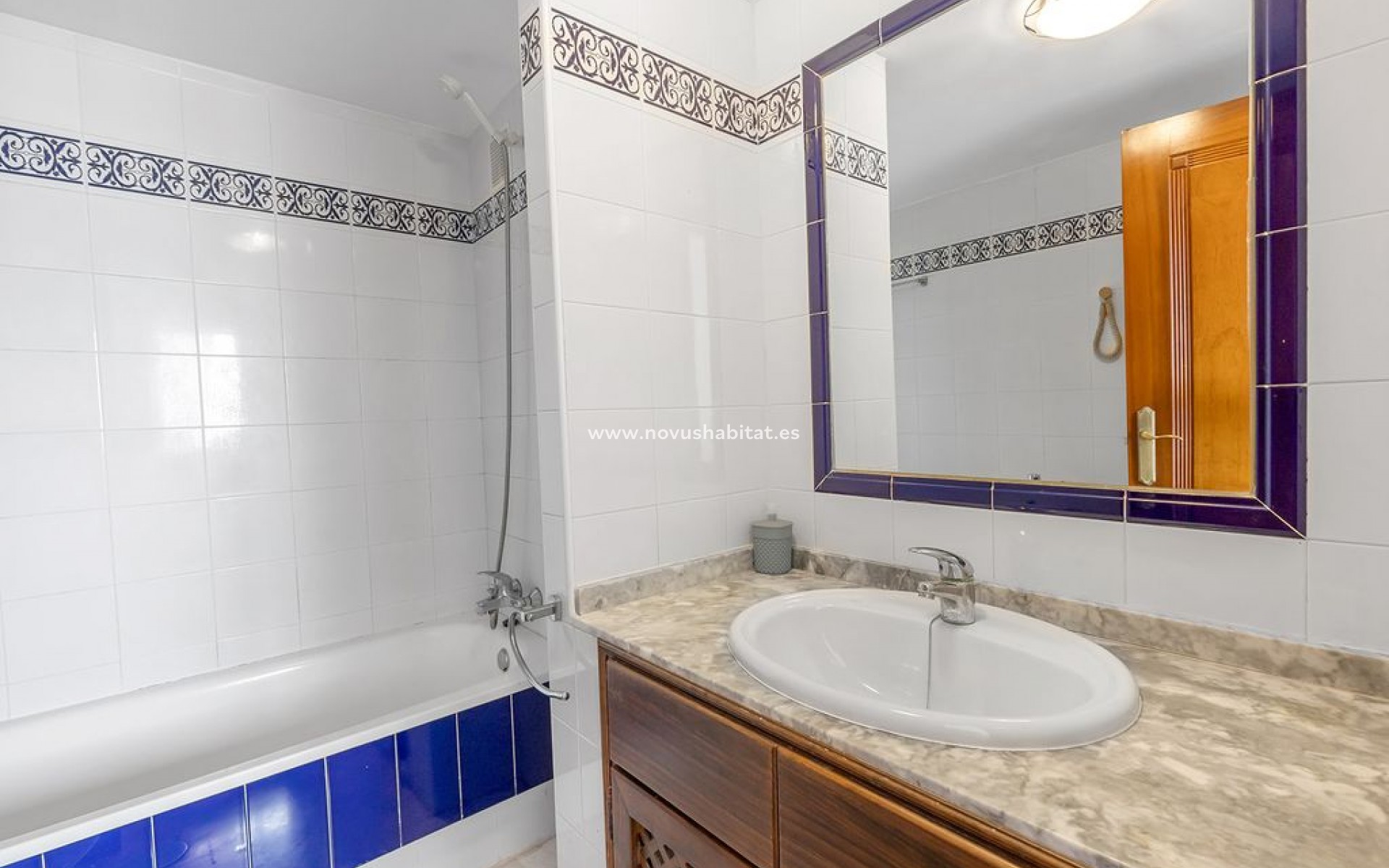 Sprzedaż - Apartament - Torrevieja - Urb. Rosaleda